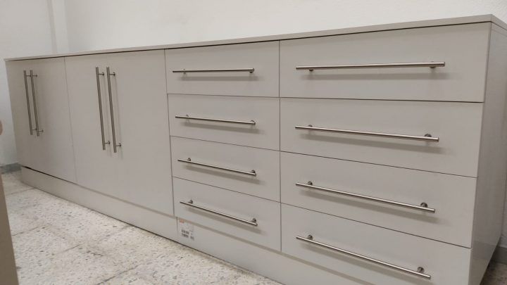 Muebles a medida en fenólico y madera