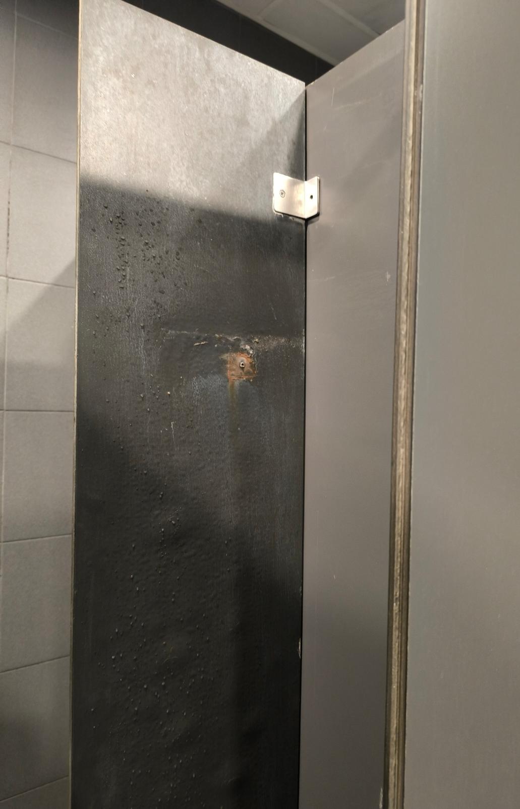 Burbujas en compacto fenólico HPL